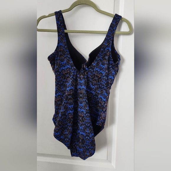 Miraclesuit Criss Cross Escape One Piece In Tubes - Picture 6 of 11